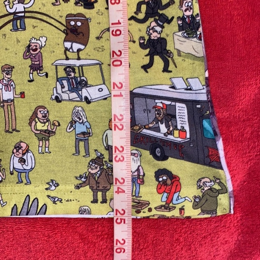 Junior’s Cartoon Network Regular Show Group Shot Day/Night Graphic Tee - Picture 12 of 12